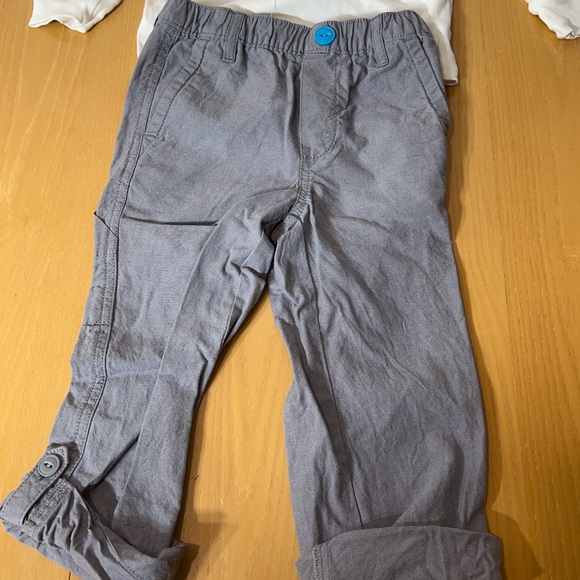 Gap boys roll up bottom cotton pants and long sleeve cotton tee - Picture 2 of 6